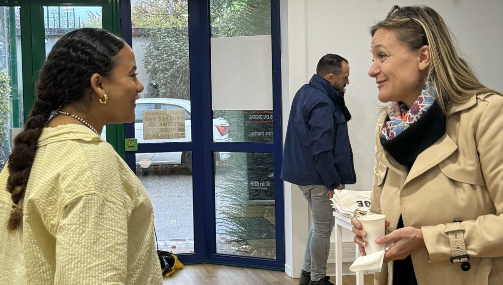 Chargée relations entreprises et tutrice